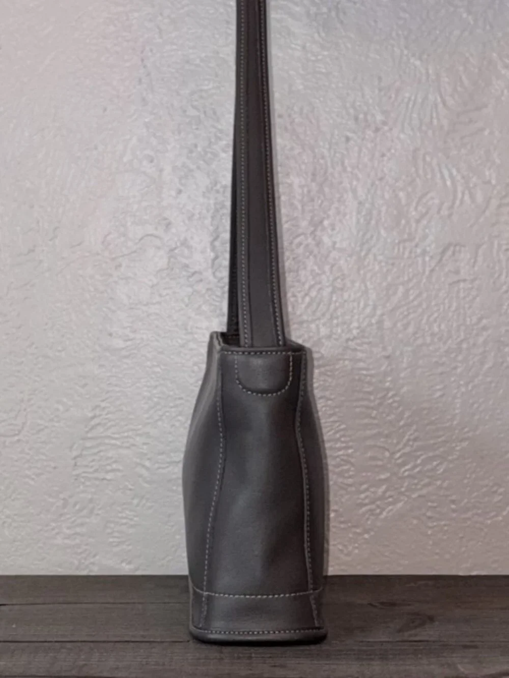 Vintage 1999 Coach Bleecker 9309 Gray Glove-Tanned Leather Shoulder Bag Deadstk